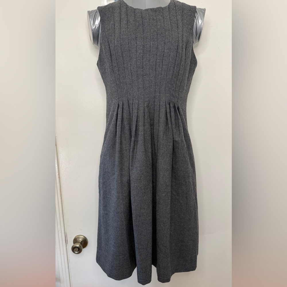 Banana Republic Charcoal Wool Pintuck Dress with pockets | Size 6 | Work Office